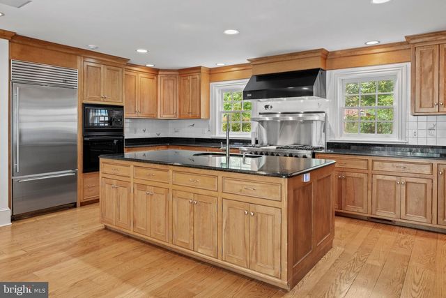 6764 PAXSON RD, New Hope, PA 18938