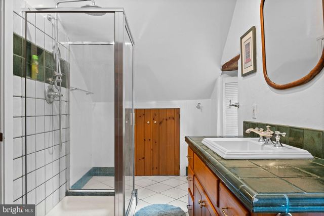 6764 PAXSON RD, New Hope, PA 18938