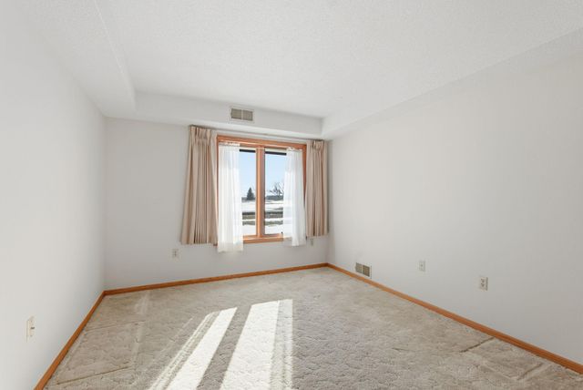 250 Freemont Avenue SE 120, Hutchinson, MN 55350