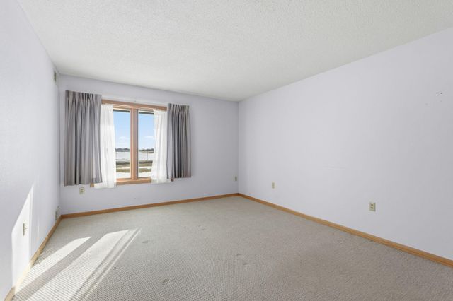 250 Freemont Avenue SE 120, Hutchinson, MN 55350