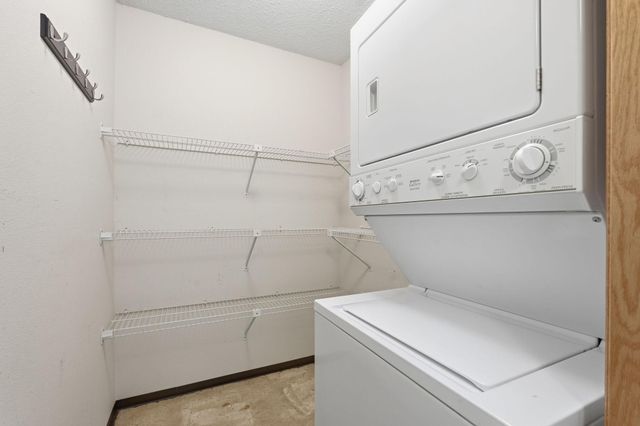 250 Freemont Avenue SE 120, Hutchinson, MN 55350