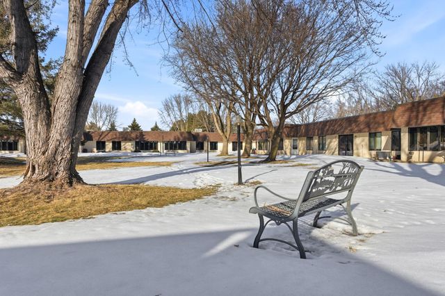 250 Freemont Avenue SE 120, Hutchinson, MN 55350