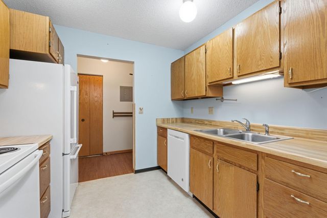 250 Freemont Avenue SE 120, Hutchinson, MN 55350