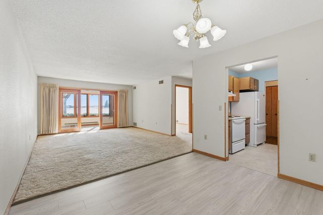 250 Freemont Avenue SE 120, Hutchinson, MN 55350