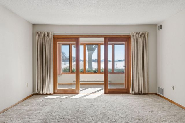 250 Freemont Avenue SE 120, Hutchinson, MN 55350