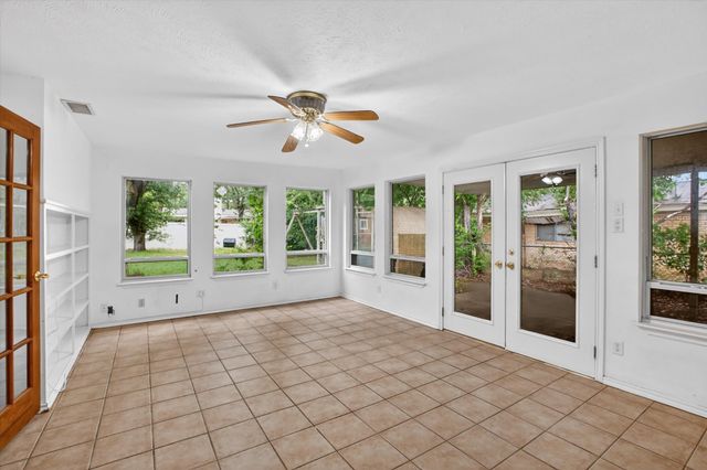 628 W Redbud Drive, Hurst, TX 76053