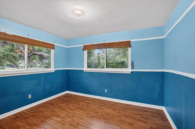 628 W Redbud Drive, Hurst, TX 76053