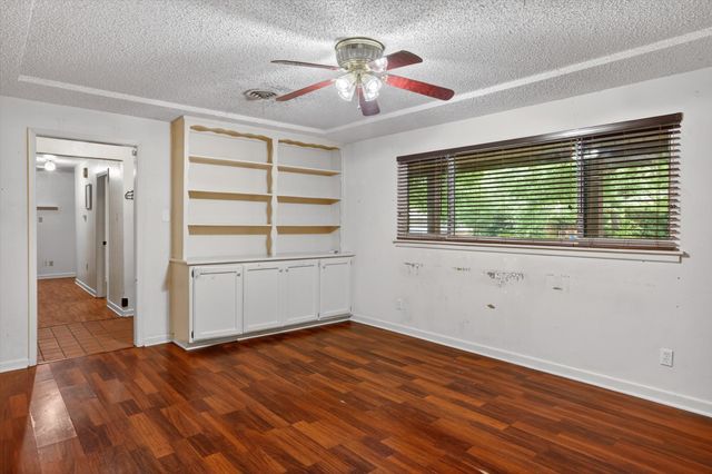 628 W Redbud Drive, Hurst, TX 76053