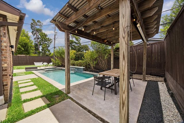 4211 Marlborough Drive, Houston, TX 77092