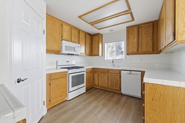 2432 W Valley, Rosamond, CA 93560
