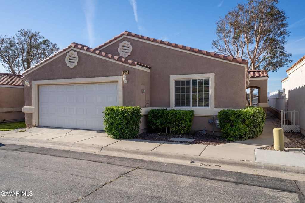 2432 W Valley, Rosamond, CA 93560