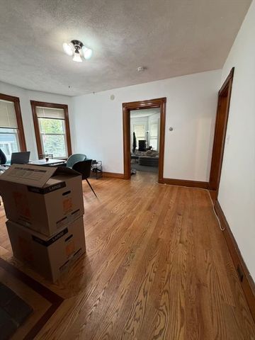 35 Fiske St 1, Waltham, MA 02451