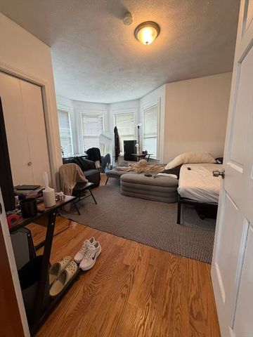 35 Fiske St 1, Waltham, MA 02451