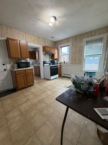 35 Fiske St 1, Waltham, MA 02451