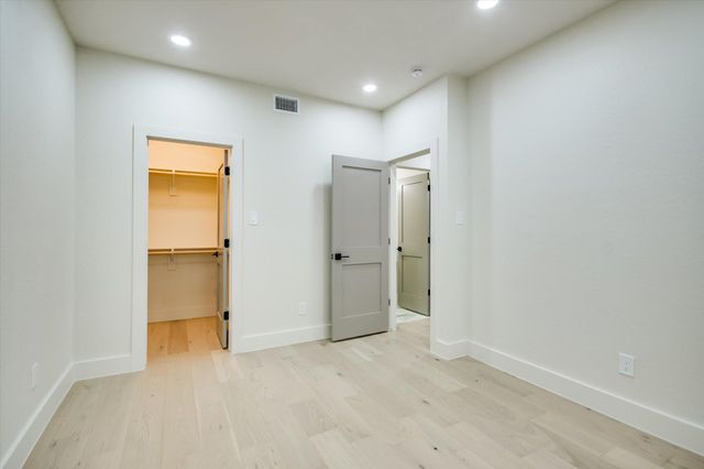4711 Spicewood Springs RD 172, Austin, TX 78759