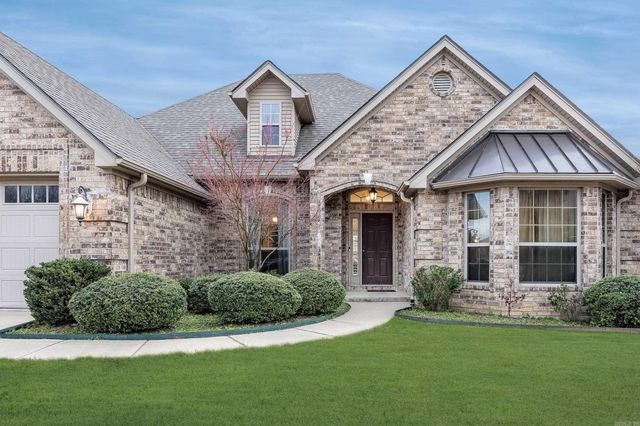 310 Corondelet Lane, Maumelle, AR 72113