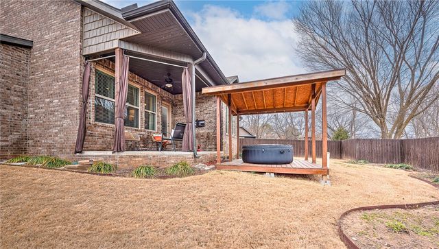 1900 Linda Lane, Rogers, AR 72758