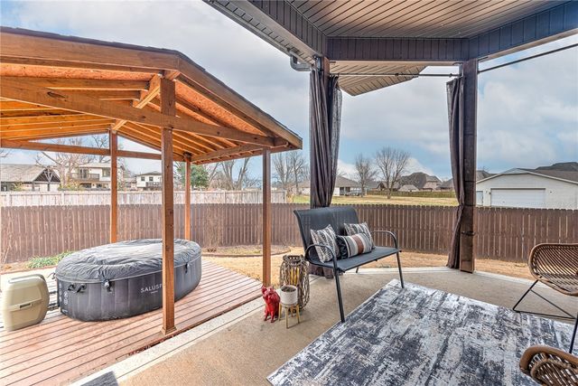 1900 Linda Lane, Rogers, AR 72758