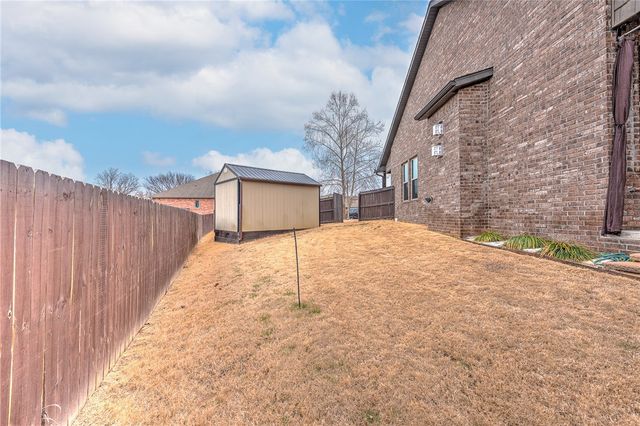 1900 Linda Lane, Rogers, AR 72758