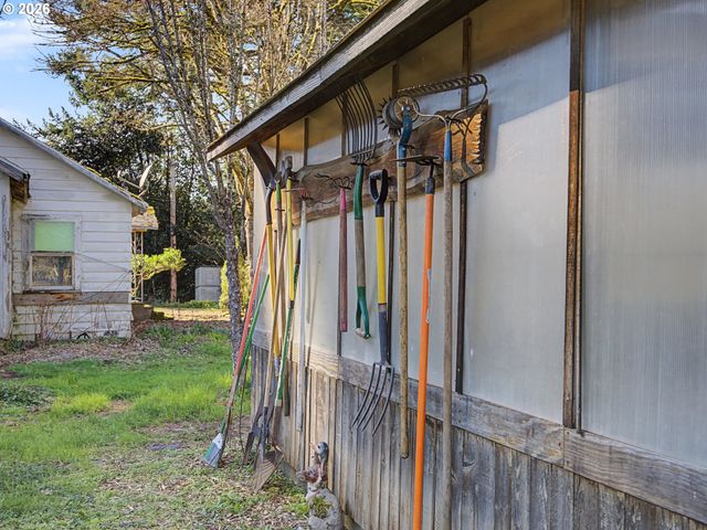 42970 Se MUSIC CAMP Rd, Sandy, OR 97055