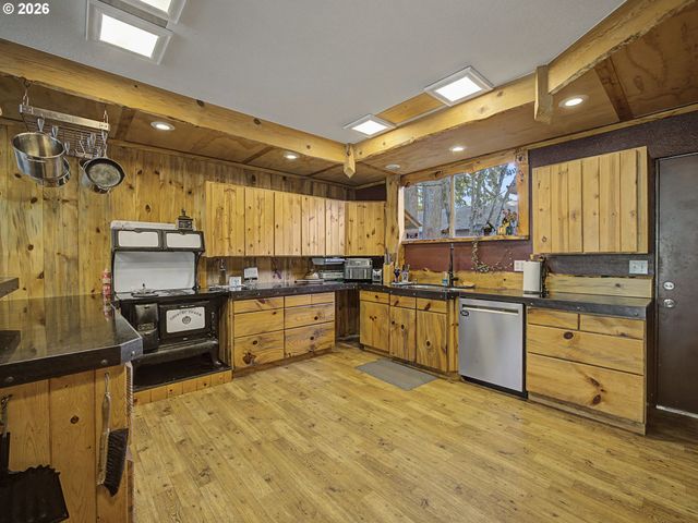 42970 Se MUSIC CAMP Rd, Sandy, OR 97055