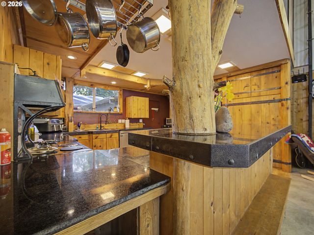 42970 Se MUSIC CAMP Rd, Sandy, OR 97055