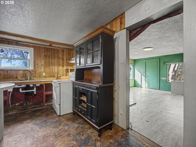 42970 Se MUSIC CAMP Rd, Sandy, OR 97055