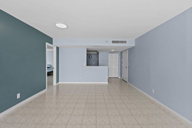 2400 Presidential Way 2006, West Palm Beach, FL 33401