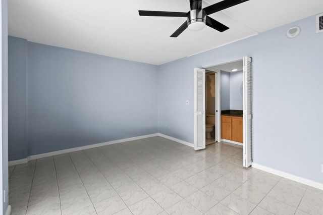 2400 Presidential Way 2006, West Palm Beach, FL 33401