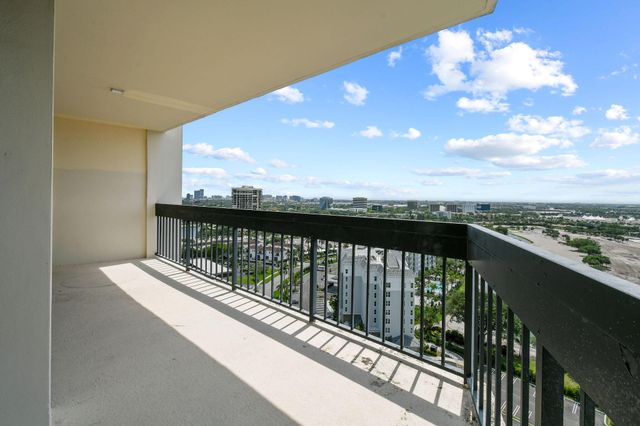 2400 Presidential Way 2006, West Palm Beach, FL 33401
