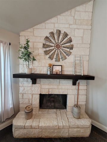 125 Providence Drive, Van Alstyne, TX 75495