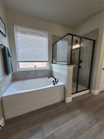 125 Providence Drive, Van Alstyne, TX 75495