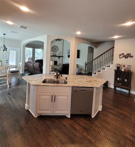 125 Providence Drive, Van Alstyne, TX 75495