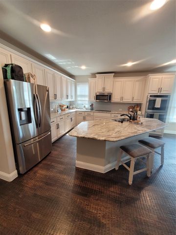 125 Providence Drive, Van Alstyne, TX 75495