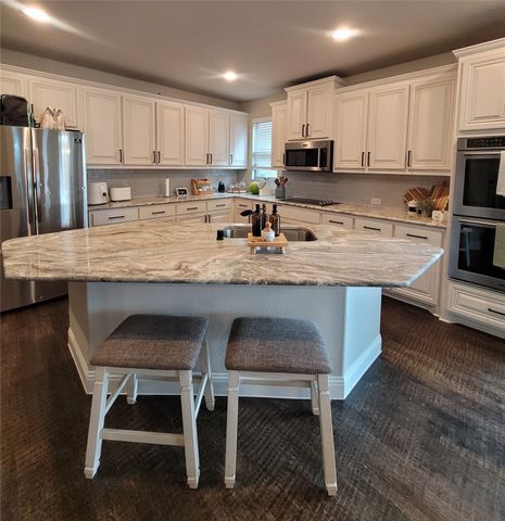 125 Providence Drive, Van Alstyne, TX 75495