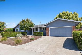 1724 Carriage Dr, Walnut Creek, CA 94598