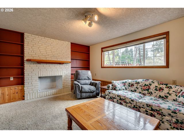 716 Ne 151ST Ave, Vancouver, WA 98684