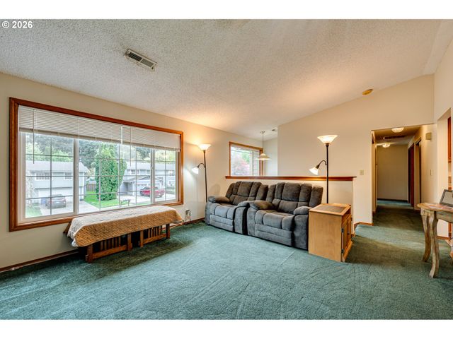 716 Ne 151ST Ave, Vancouver, WA 98684