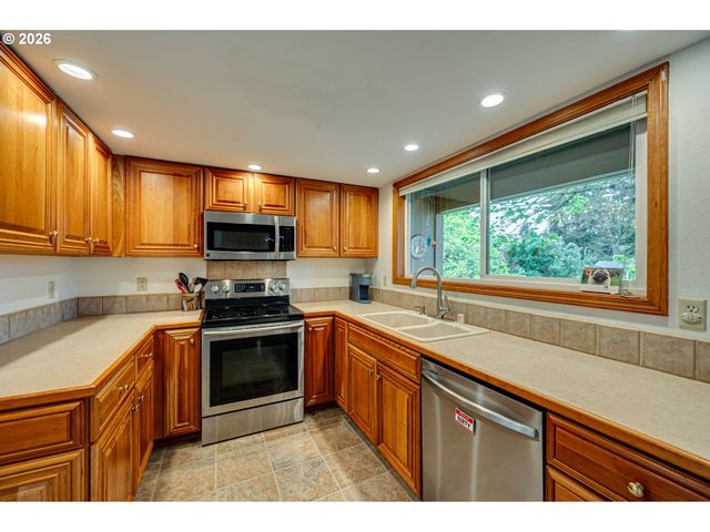 716 Ne 151ST Ave, Vancouver, WA 98684