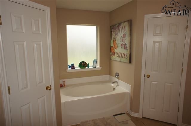 6025 NATCHEZ TRACE, Wichita Falls, TX 76310