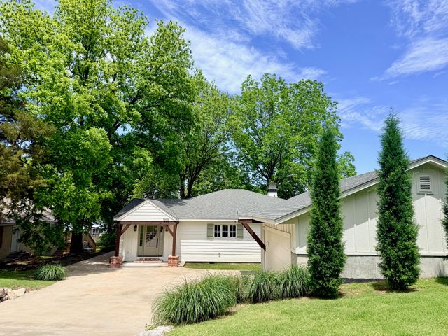 1205 Red Bud Drive, Grove, OK 74344