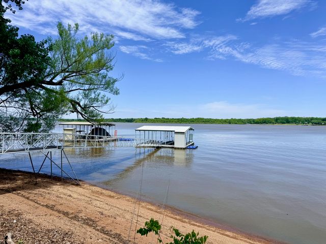 1205 Red Bud Drive, Grove, OK 74344
