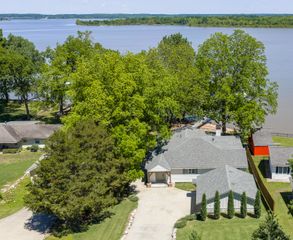 1205 Red Bud Drive, Grove, OK 74344