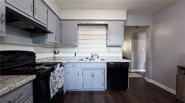 704 NE Ball Drive, Lee's Summit, MO 64086