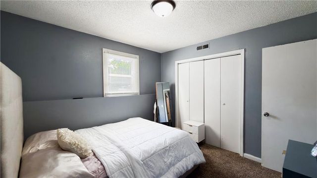 704 NE Ball Drive, Lee's Summit, MO 64086