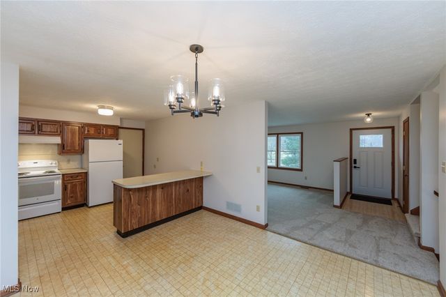 6199 Vandemark Road, Medina, OH 44256