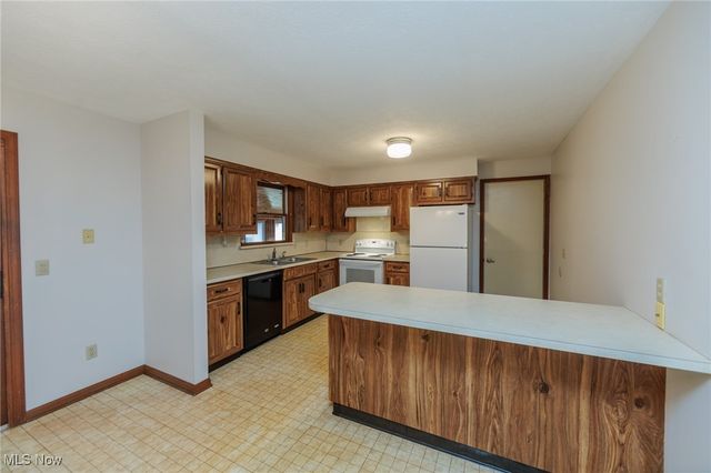 6199 Vandemark Road, Medina, OH 44256