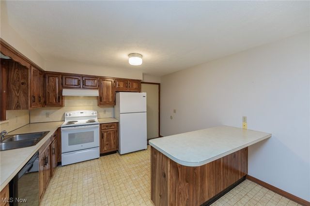 6199 Vandemark Road, Medina, OH 44256