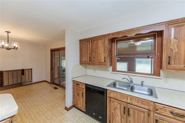 6199 Vandemark Road, Medina, OH 44256