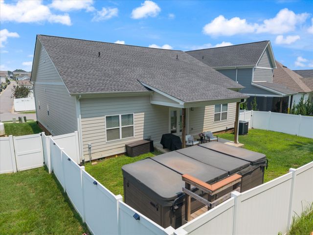 132 Daniel St, Pleasant View, TN 37146